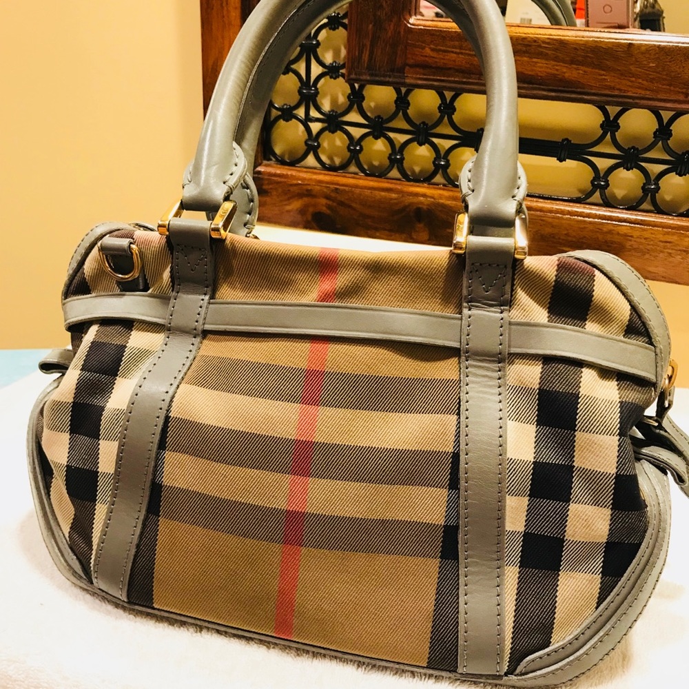 Original Burberry in grey - Picture 2 of 4